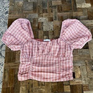 NWT Vestique Cropped Top